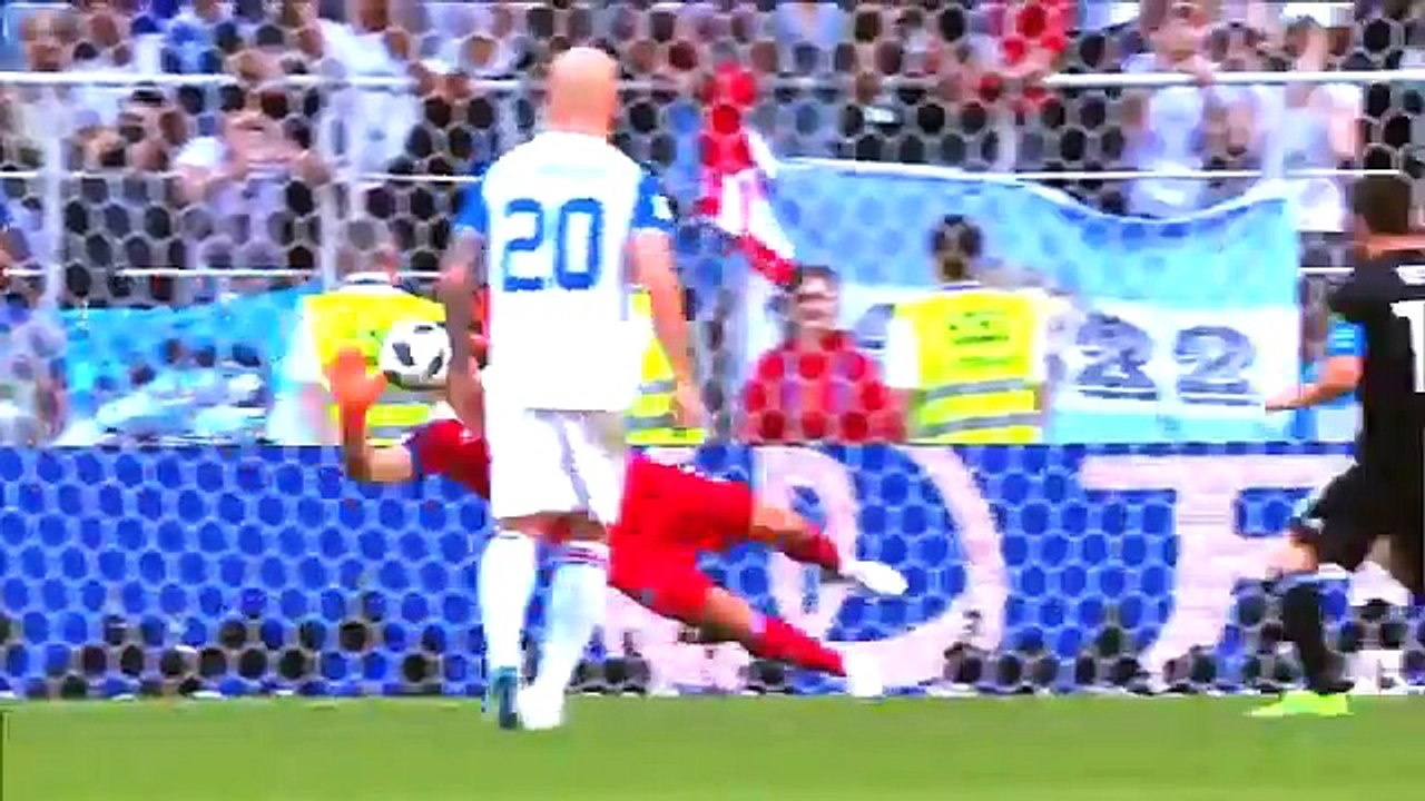 Las diferencias del debut de Cristiano Ronaldo y el de Leo Messi- dos mundos dif