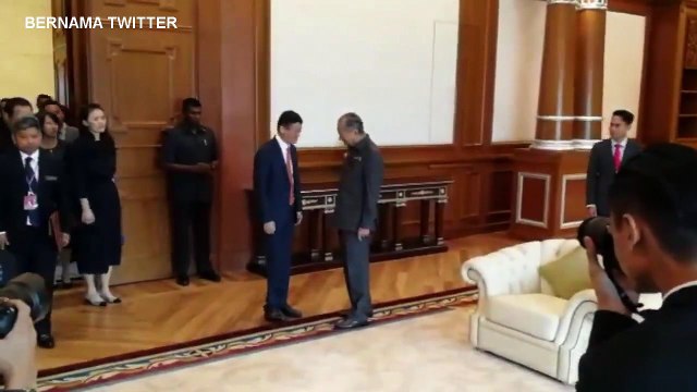 Mahathir, Jack Ma meet in Putrajaya