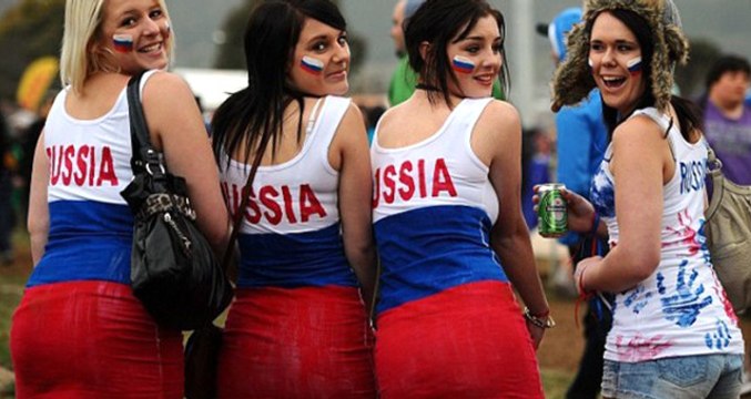 Putin Tartışmalara Nokta Koydu: Rus Kadınlar, Dünya Kupasına Gelen Turistlerle Beraber Olabilir