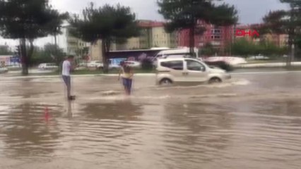 Isparta'da Sağanak Zor Anlar Yaşattı