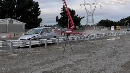 [경기] 세계 첫 개발 플라스틱 가드레일 본격 수출 / YTN