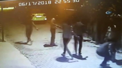 3 Kişinin Yaralandığı Kavganın Güvenlik Kamera Görüntüleri Ortaya Çıktı