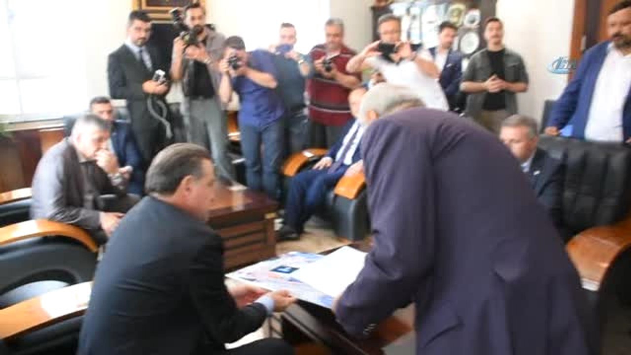 Gençlik ve Spor Bakanı Osman Aşkın Bak: "Recep Tayyip Erdoğan'ı Yeniden Başkan Seçeceğiz""