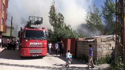 İpekyolu'nda yangın - VAN