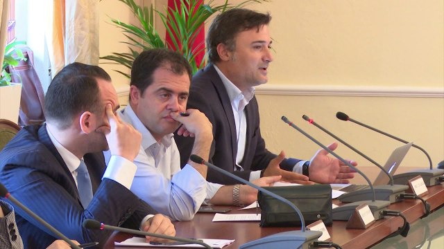 DEMOKRATET BLLOKOJNE KOMISIONIN E LIGJEVE, OPOZITA NUK LEJON RAPORTIMIN E MINISTRES GJONAJ LAJM