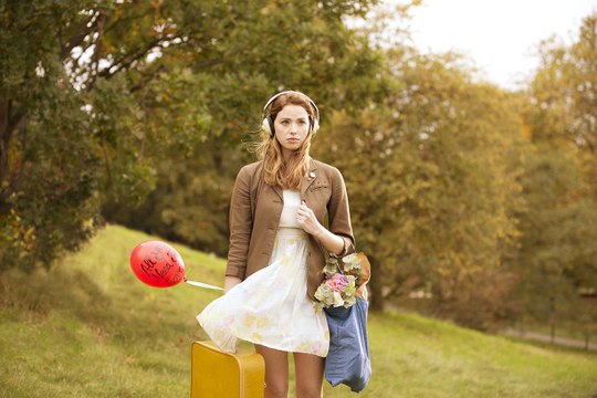 Modern Life Is Rubbish Bande Annonce VF (2018) Romance, Comédie, Musical