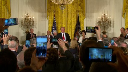 Trump reafirma controvertidas medidas contra inmigrantes