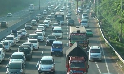 Selasa (19/6) Siang, Tol Jakarta-Cikampek Masih Padat