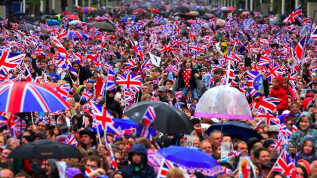 Theresa May warns she will NOT let Parliament OVERTURN will of the British people