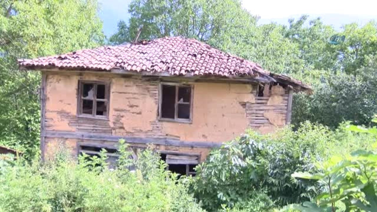 300 Yıllık Cami Kaderine Terk Edildi