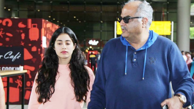 Jhanvi Kapoor, Khushi Kapoor & Boney Kapoor Return From London Vacation | FilmiBeat