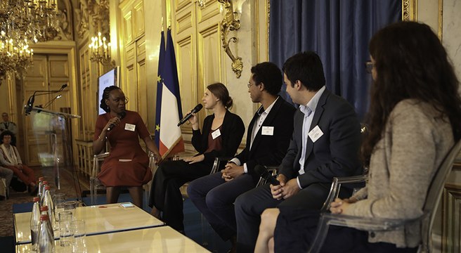 Table ronde avec d'anciens boursiers Excellence-Major au Quai d'Orsay
