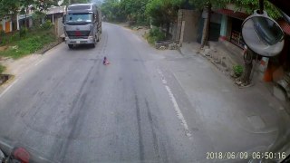 Baby Runs onto Road....!!!!Ohh my god...!!!Miraculous Save...!!!!