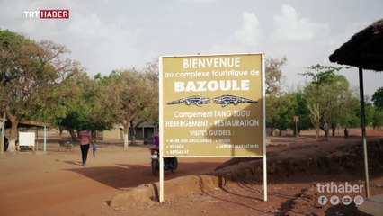 Bu köyde halk, timsahlarla bir arada yaşıyor