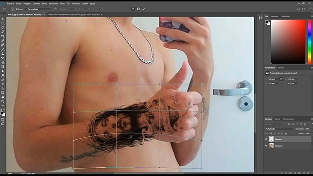 Colocando Tatuagem(Putting Tattoo)