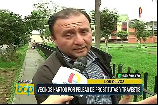Vecinos de Los Olivos protestan por constantes peleas de travestís y meretrices