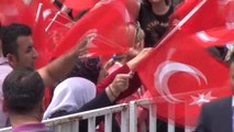 Burdur'da Yağmur Altında Miting