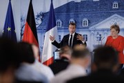 Conférence de presse du Président de la République, Emmanuel Macron avec la Chancelière allemande Angela Merkel à Meseberg en Allemagne