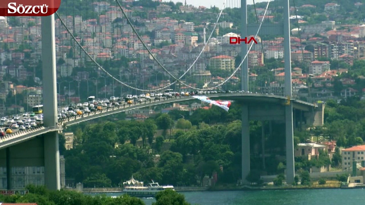 15 Temmuz Şehitler Köprüsü'ne Meral Akşener posteri astılar