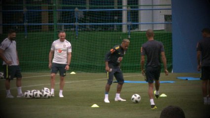 Brésil - Neymar quitte l'entraînement en boitant