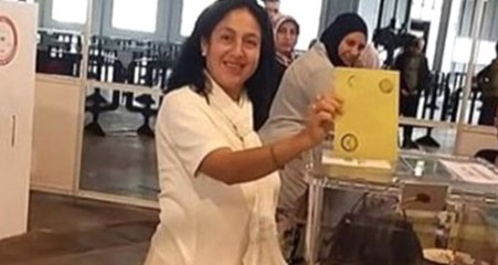 Brüksel'de Yaşayan Genç Kadın, 24 Haziran Seçimleri İçin İki Kere Oy Kullanıp Facebook'tan Paylaştı