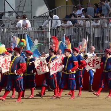 Суровый флорентийский футбол