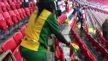 Pologne-Sénégal : Les supporters sénégalais nettoient les tribunes après la rencontre !