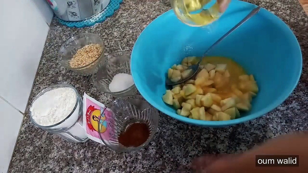 كيكة التفاح الهشة