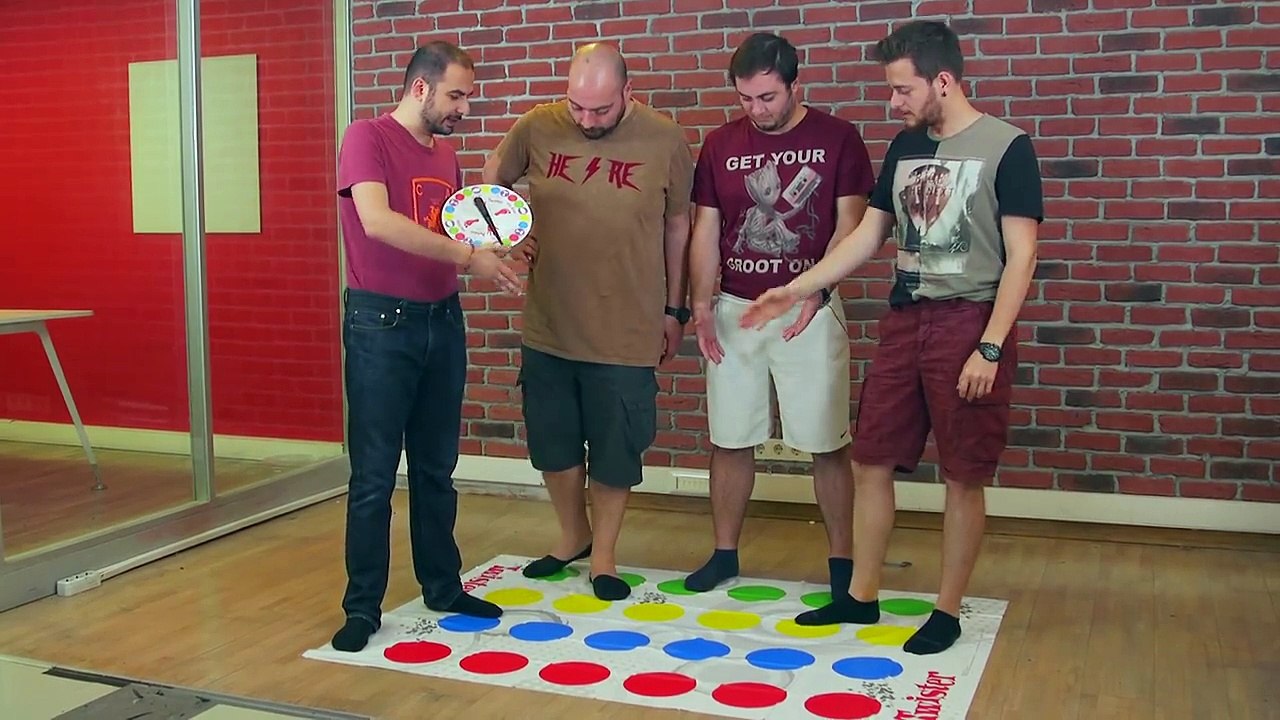 Twister Oynadık - Çok Eğlenceli Oyun