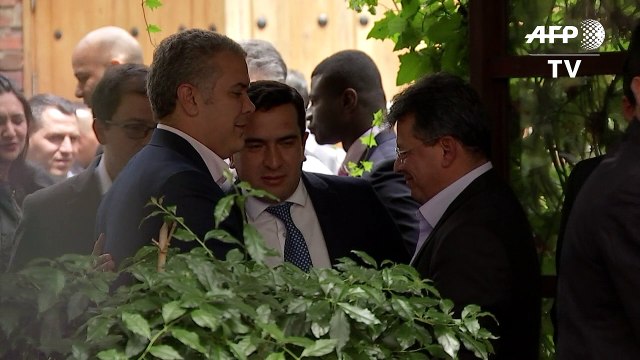 Presidente electo de Colombia pone condiciones a diálogo con ELN