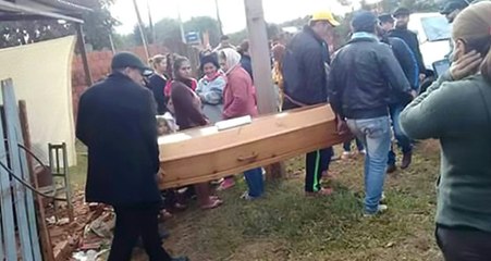 Öldüğü Sanılan Genç Kendi Cenaze Töreninde Ortaya Çıktı