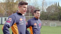 VÍDEO: Márquez y Pedrosa, entrenadores de fútbol por un día