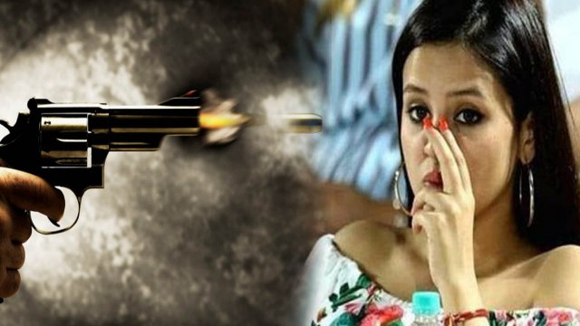 MS Dhoni's wife Sakshi applies for gun license, says her life is 'under threat' | वनइंडिया हिंदी