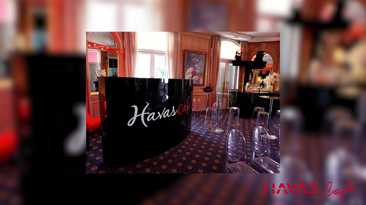 INSIDE HAVAS CAFE