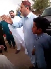 PMLN's Ex-MPA Jamal Leghari Embarrassed By Angry Voters's Tough Questions In Dera Ghazi Khan