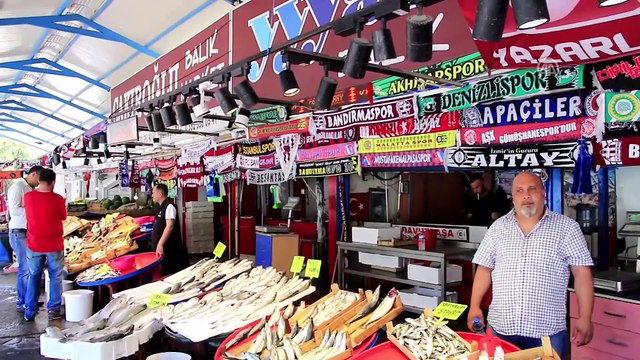 Bandırmalı balıkçının 'taraftar atkısı' koleksiyonu - BALIKESİR