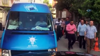 Vekil adayı, seçim aracının şoförü rahatsızlanınca direksiyona kendisi geçti