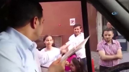 Vekil Adayı, Seçim Aracının Şoförü Rahatsızlanınca Direksiyona Kendisi Geçti