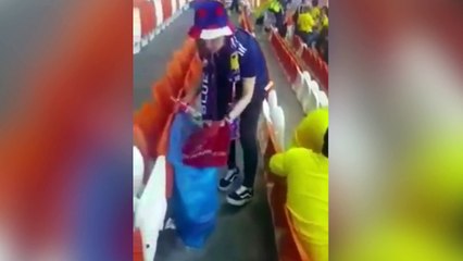 El gesto del Mundial: japoneses y senegaleses limpian la grada voluntariamente
