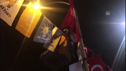 Bakan Fakıbaba, vince çıkıp flama astı - ŞANLIURFA