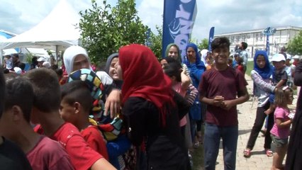 Suriyeli çocuklar, atlarla doyasıya eğlendi