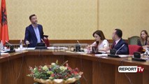 Report Tv - Braçe tensionohet me deputetët e opozitës, mbyll mbledhjen dhe i lë pa debatuar