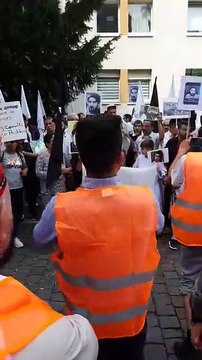 بخش زنده تظاهرات افغان ها مقابل سفارت پاکستان شهر فرانکفورت آلمان. بر ضد ای اس ای پاکستان Afghans Demonstration against Pakistani ISI dirty politics towards Pa