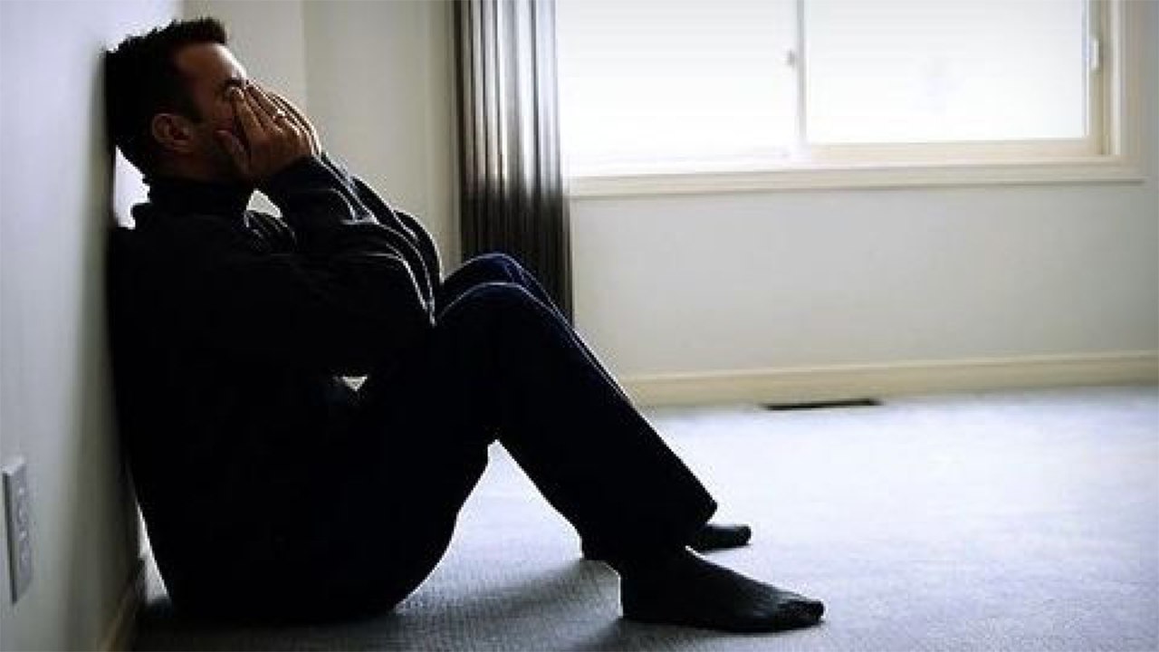 Depression: How to help your depressed partner, पार्टनर को डिप्रेशन से ऐसे निकालें बाहर | Boldsky