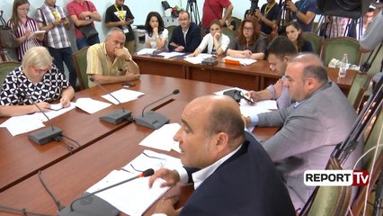 Report Tv - Deputeti Vullnet Sinaj: Edhe ne kemi pasur refugjatë, na ka hapur dyert Italia