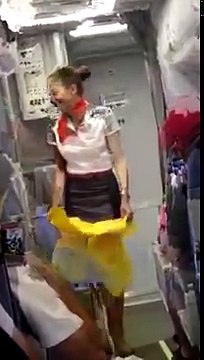 Ces supporters du Brésil enflamment un avion !