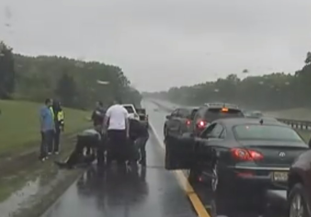 Trooper Praised for Rescuing Man from Burning Car in New Jersey