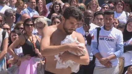 Un bailarín sirio visibiliza en la Eurocámara la situación de los refugiados