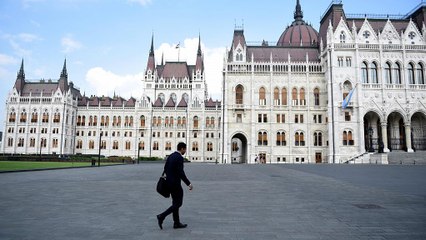 "STOP Soros": Flüchtlingshelfern droht in Ungarn künftig Haft