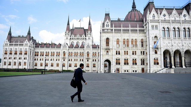 STOP Soros : Flüchtlingshelfern droht in Ungarn künftig Haft